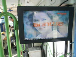 大尺寸車(chē)載顯示新趨勢(shì) 22寸超大屏與定制化雙面廣告機(jī)的應(yīng)用解析